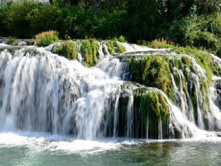 库尔顺卢瀑布公园