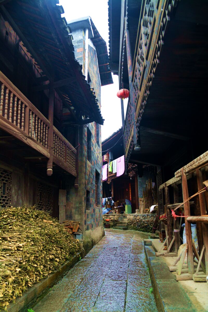 我们是从石堤古镇乘坐私人小客车,每人10元