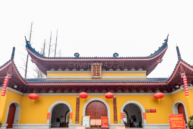 法喜寺始建于后晋天福四年(公元939年),也会一座千年古寺,2006年重新