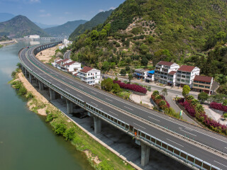 青田石门洞