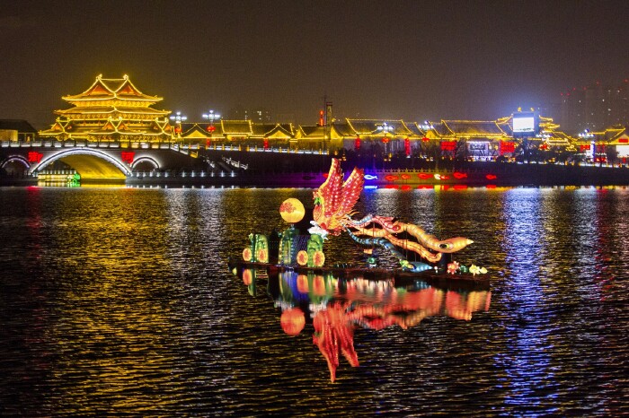 过大年# 来东方威尼斯水城 过个浓浓的中国年