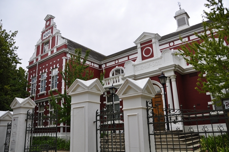 泰伦博斯本身也是一座大学城,斯泰伦博斯大学ersity of stellenbosch)