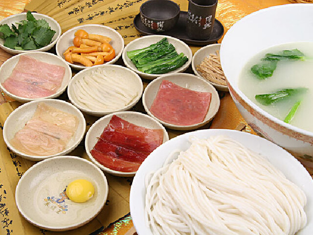 如何买到真的米线 Cii9EFcDSgqIHvZ4AAFAEaEEaLIAAC71QO4WJAAAUAp295_w640_h480_c1_t0.jpg