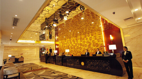  兴义马岭河自驾2日游>宿兴义富康国际酒店豪华房