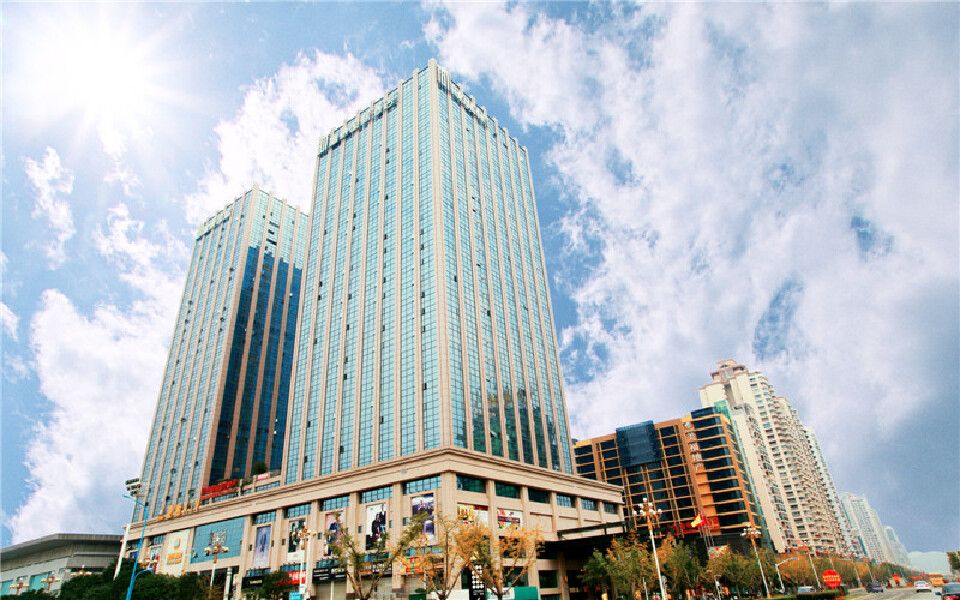  兴义万峰林自驾2日游>宿兴义富康国际酒店豪华房