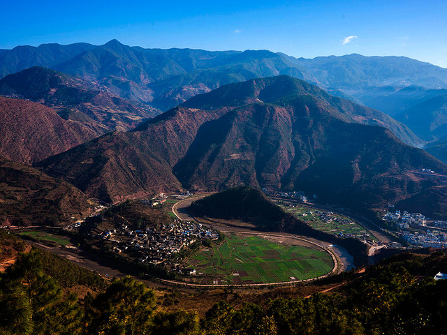 首页 国内旅游 民俗风情 云南 昆明 景点 云龙天然太极图 然后赴