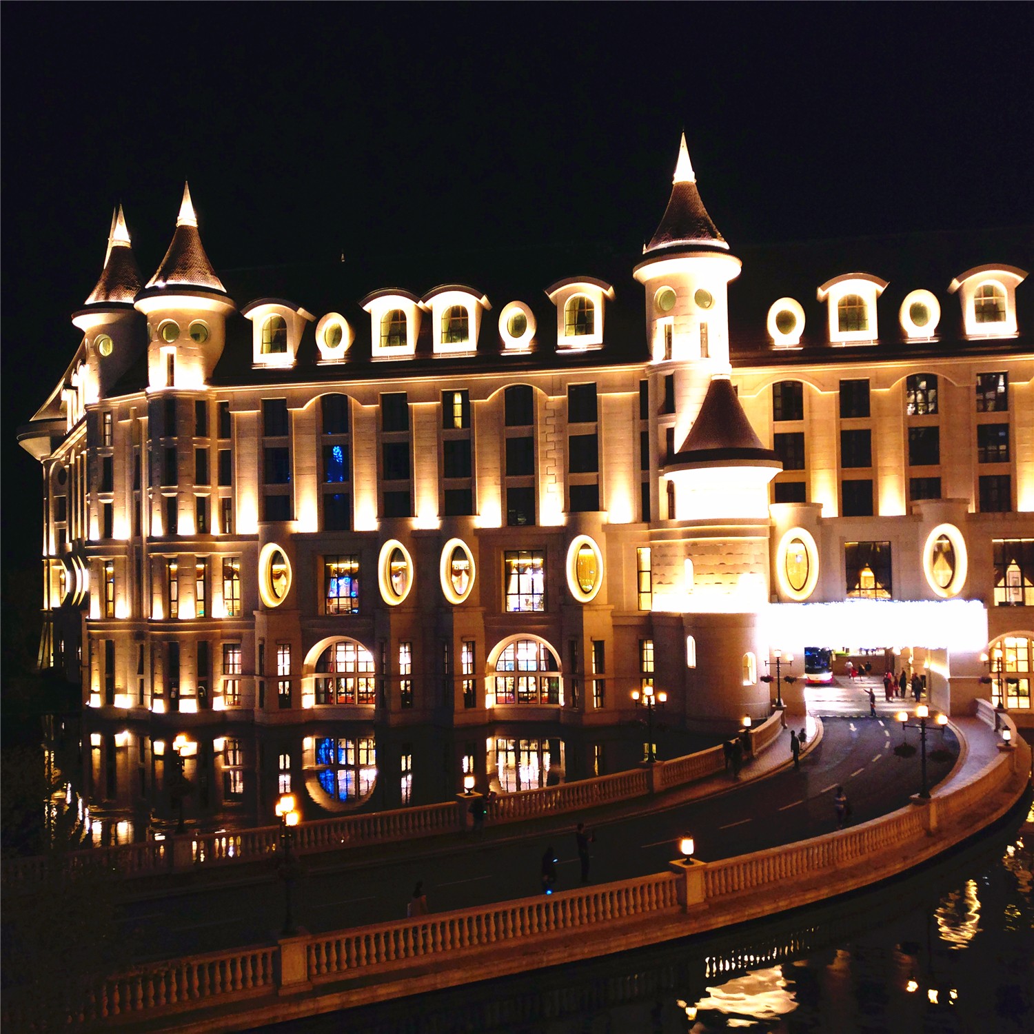 酒店 : 银润小镇酒店(安吉凯蒂猫乐园店)与欧式梦幻的银润锦江城堡