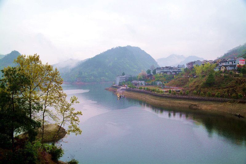 酉阳山里的大溪