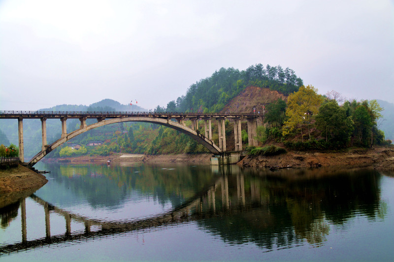 酉阳山里的大溪