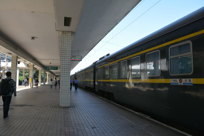 【湖南岳阳3日游】第1,2天,途径武汉,辗转岳阳,小游巴陵