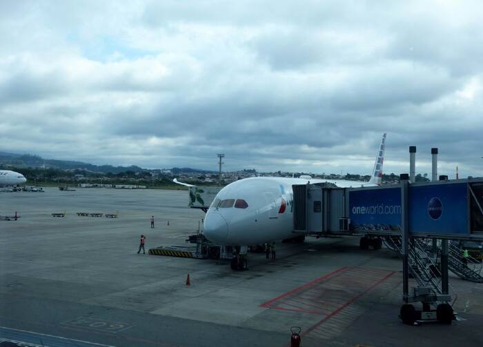 经过十个多小时的飞行,我们于当地时间10:25,抵达巴西首都圣保罗.