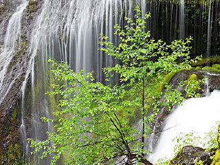 大溪峡闯滩漂流