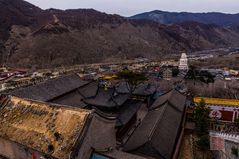 3, 五臺山寶華寺下圖為在山上拍攝寶華寺全景4, 五臺山雪景上五臺山