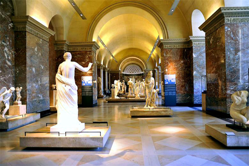卢浮宫展厅图片