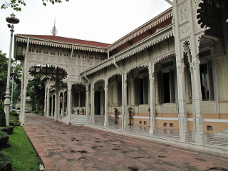 五世皇柚木行宫