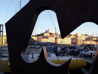 马赛老港码头区