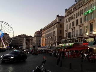 马赛老港码头区