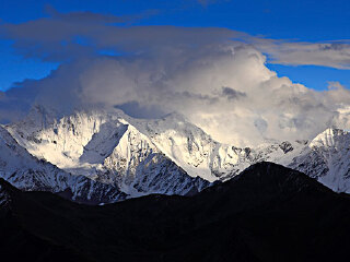 贡嘎山