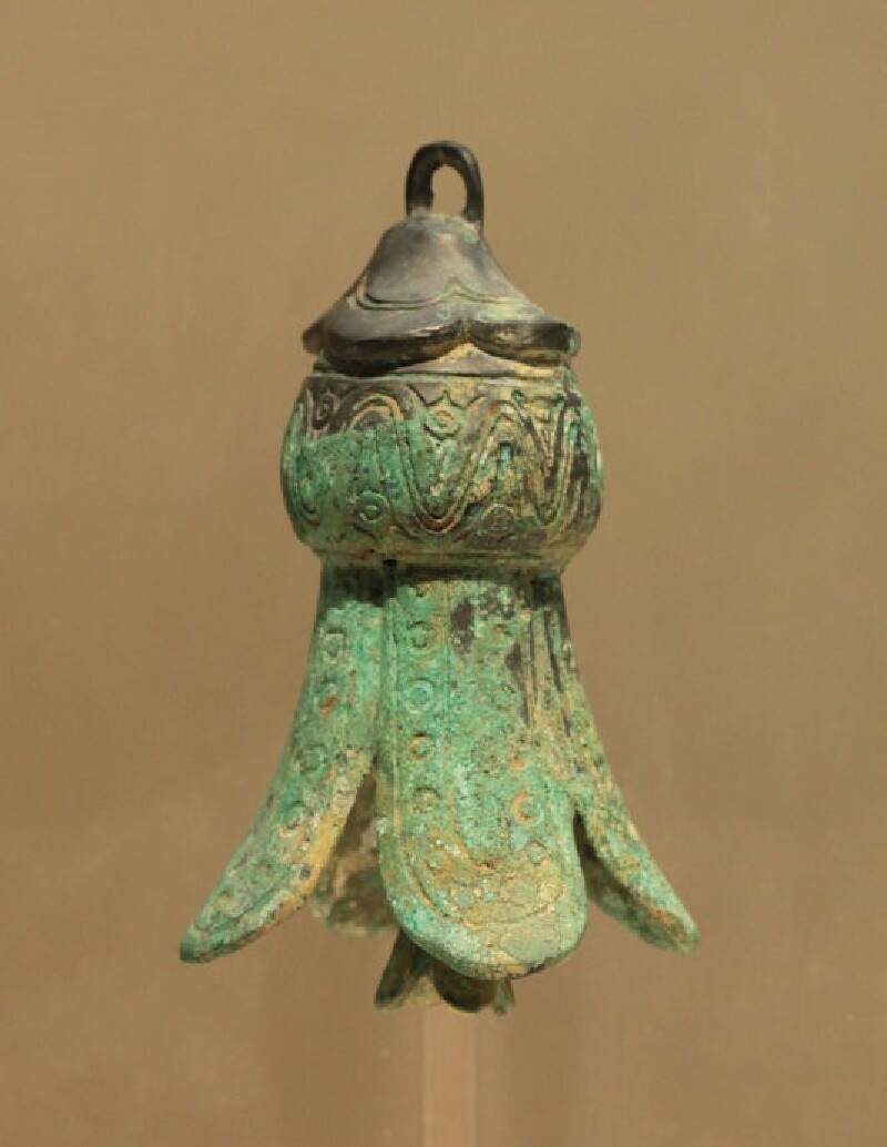 用的金杖以及诸多有西域特色的图腾设计,考古界有一种猜测,当时的三星