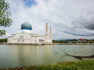 沙巴水上清真寺