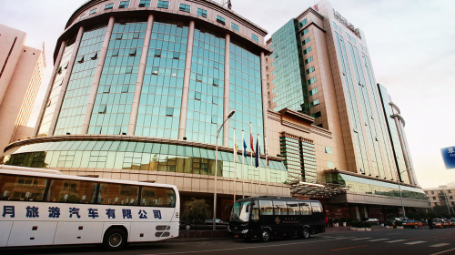 北京国宾酒店紧邻阜外医院,位于金融街商业区,毗邻主要银行,保险公司