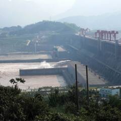 三峡观坝的#旅图换旅费#