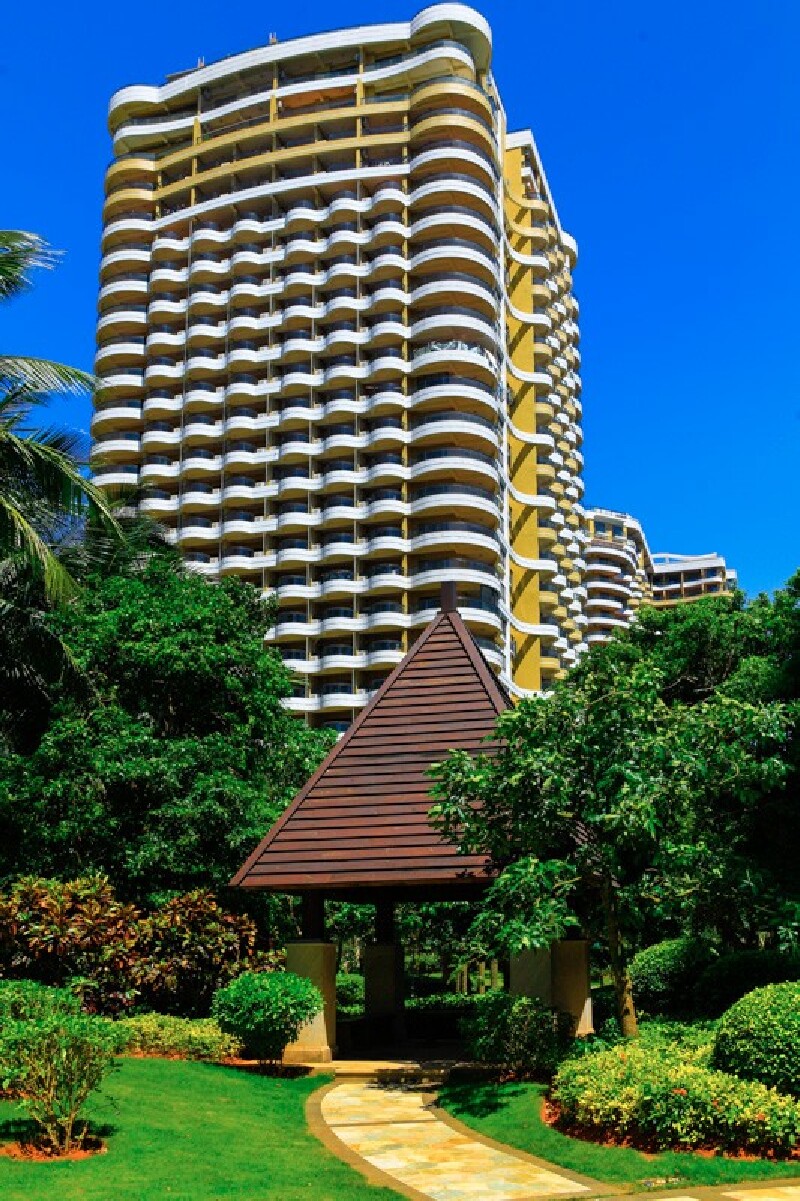 ld还眯瞪了个把小时,差不多下午四点多,下楼就在逸龙湾社区逛了逛