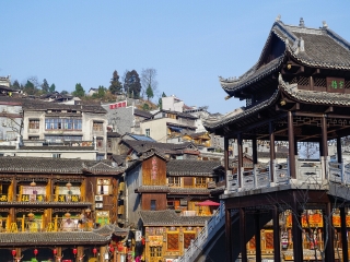 回龙阁吊脚楼群