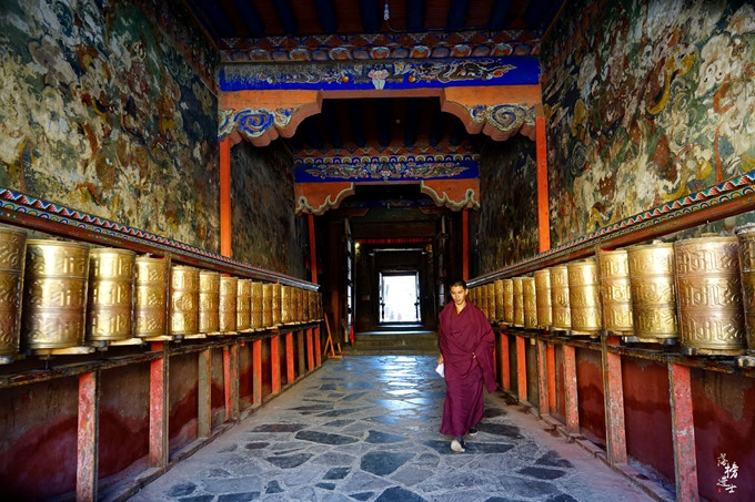 萨迦寺,走进藏地的"小敦煌"