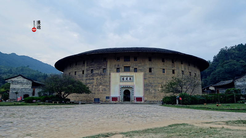 漫途 福建永定土樓:生活著的微城,飄搖在綠水青山般的小村落