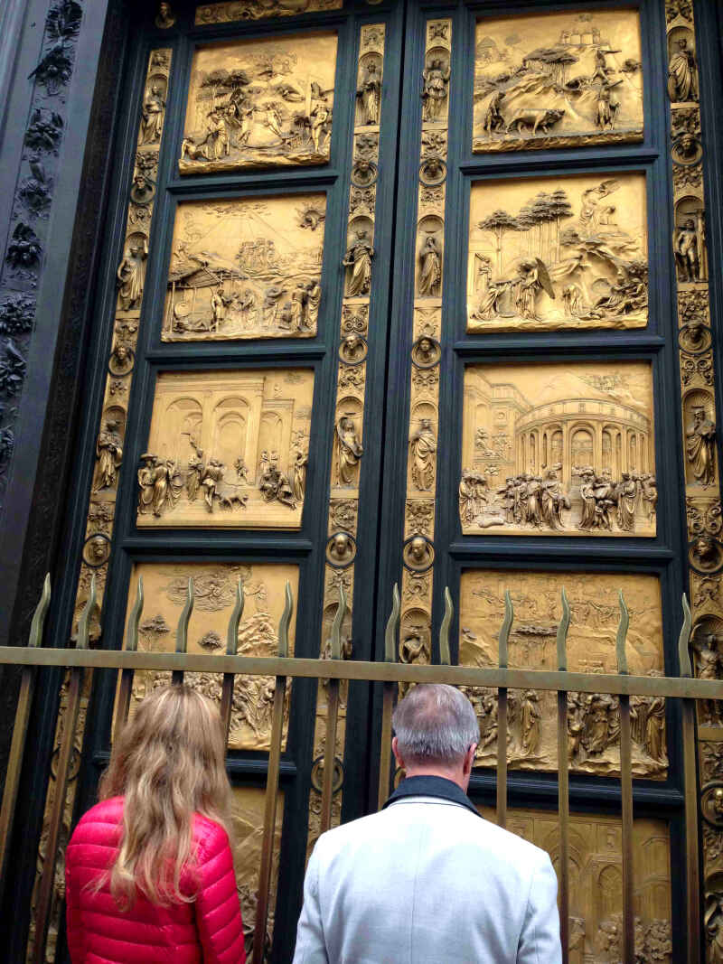 百花圣母大教堂是佛罗伦萨最著名的一个