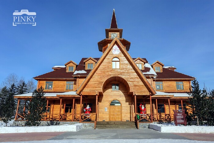 但在中国的漠河也有一个圣诞村与之遥相呼应,这里有圣诞老人屋,圣诞