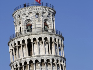 比萨斜塔