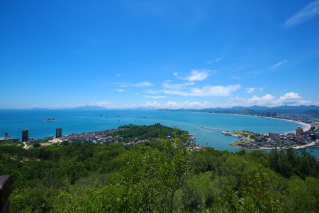 [春节]<惠州双月湾3日游>含往返巴士和住2晚万科微豪思酒店，海景房、带浴缸、含早餐、有沙滩，体验西班牙式的酒店风情，天河增城出发