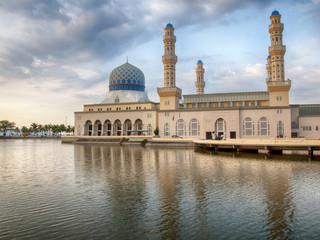 沙巴水上清真寺