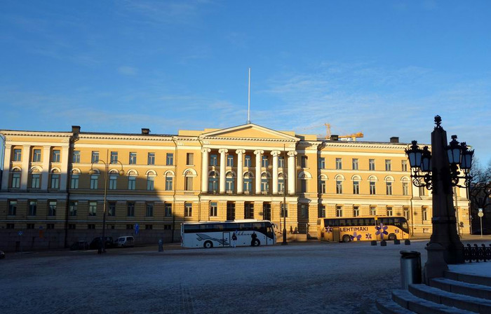 参议院广场东面是芬兰议会大厦