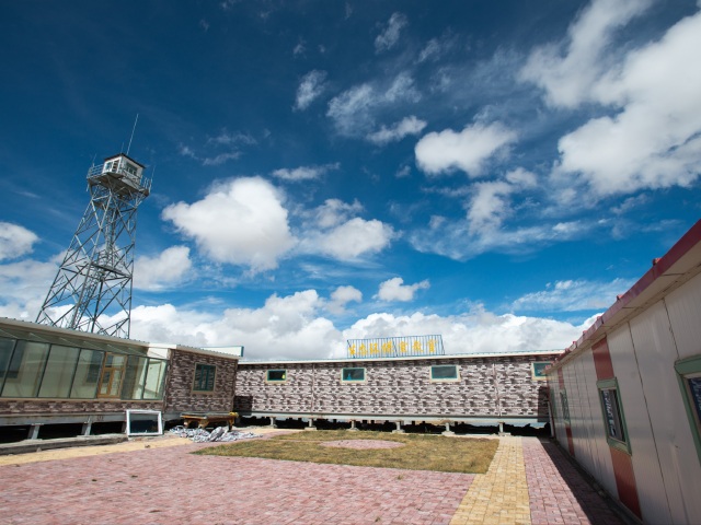 成都-稻城亚丁-芒康-拉萨-青海湖-西宁-川藏南线