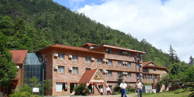  贺州温泉 姑婆山2日游>宿贺州姑婆山森林度假酒店/城市便捷酒店贺州