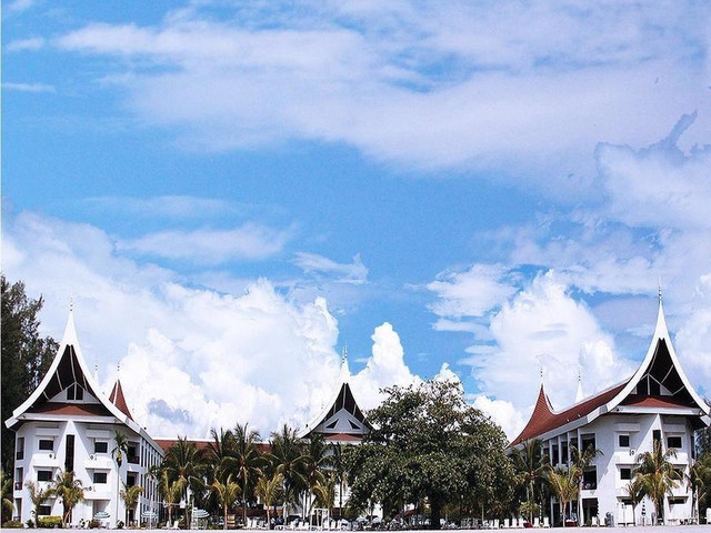 迪克森港海滩度假村(the grand beach resort port dickson)