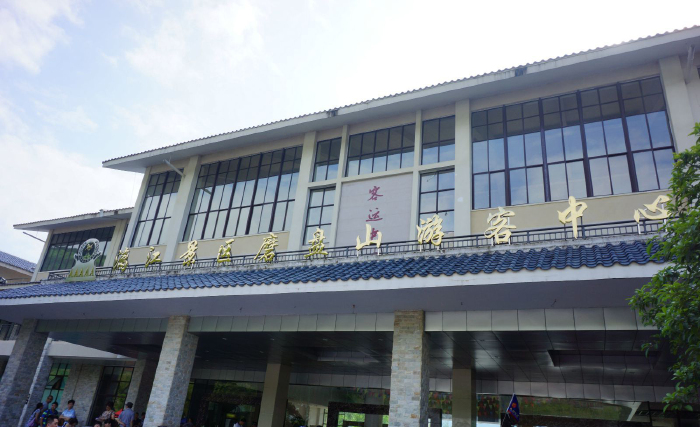 到码头基本上没有票卖,早上9点多去到的,码头售票厅已经下班了,汗