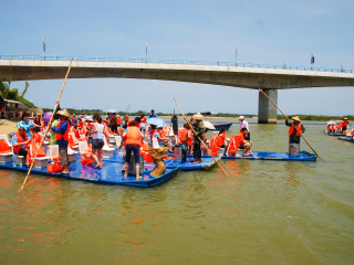 万泉河竹筏漂流