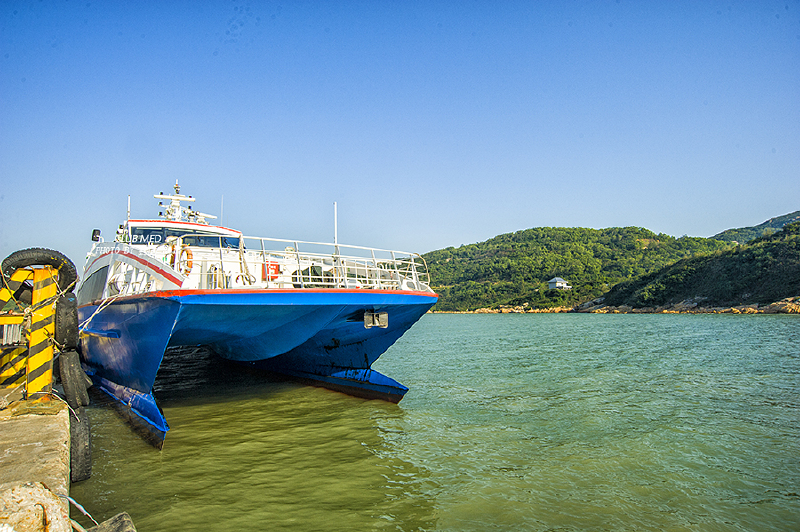    船到东澳岛码头了.