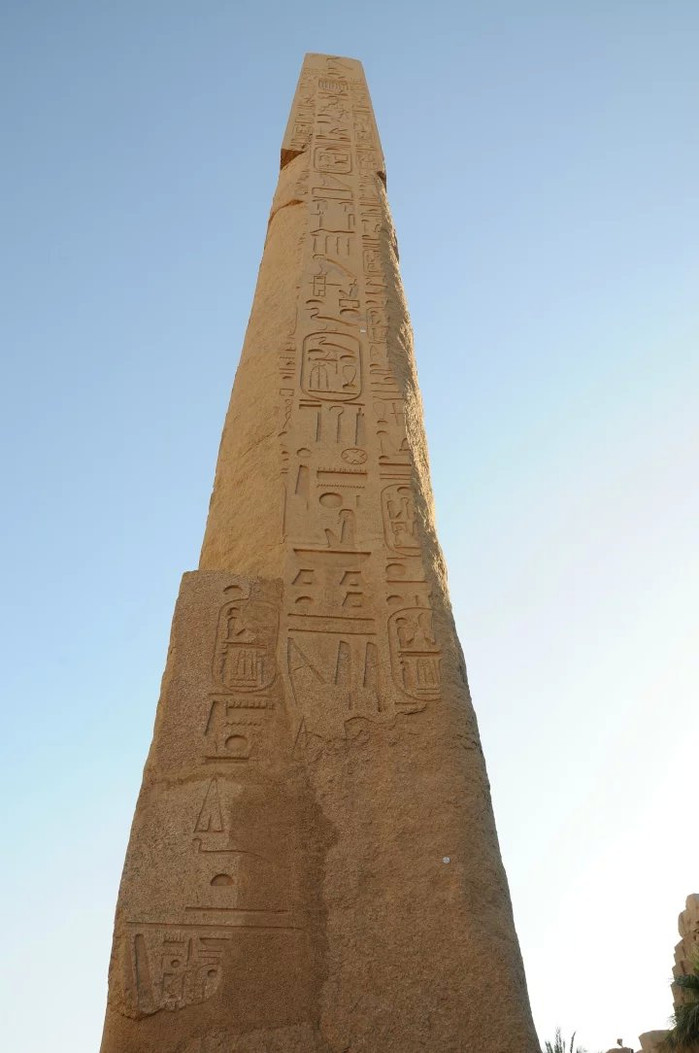 方尖碑是古埃及的另一个杰作,是古埃及崇拜太阳的纪念碑,也是除