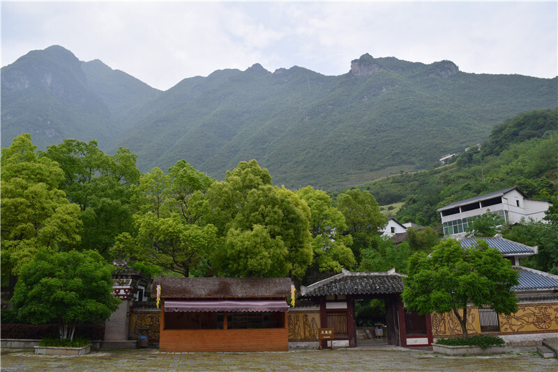 王昭君是西汉南郡秭归(今湖北省宜昌市兴山县)人,南郡秭归今被分为