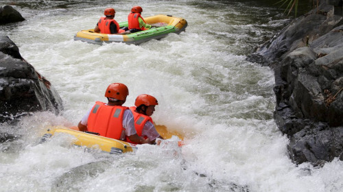  武汉至天寨沟漂流包车服务>(当日返程 含车载wifi)