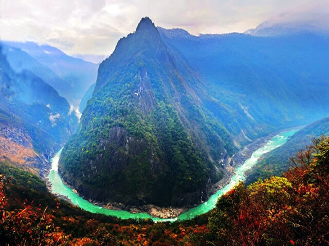 雅鲁藏布江大峡谷