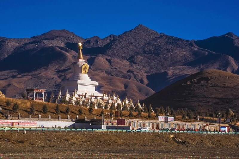 著杰寺:猛虎盘卧在森林之中_著杰寺游记_途牛