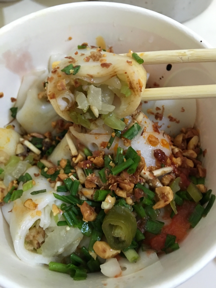 卷粉更是这里的地道美食,没吃过就不算你来过榕江.