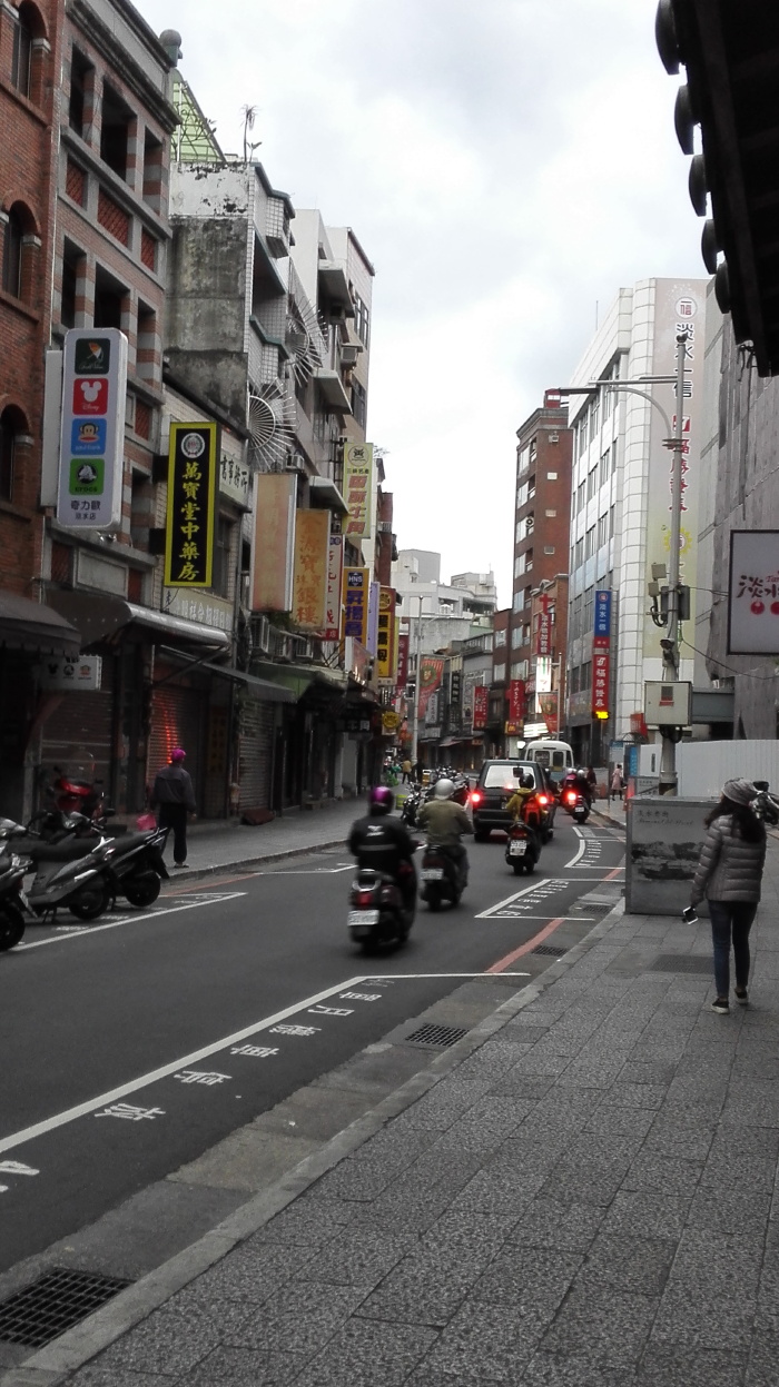 淡水老街的清晨.