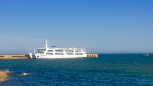 游船简介 长城号双体旅游船,位于北戴河海滨东山旅游码头,总吨位